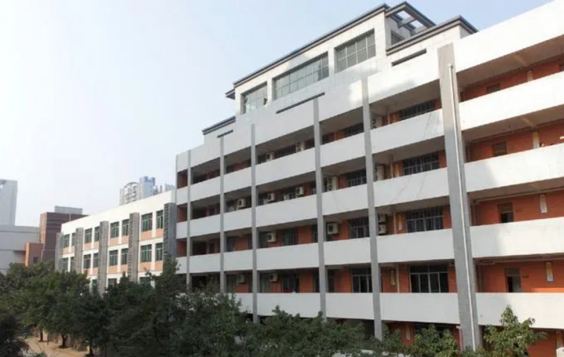 重慶市南坪中學(xué)校地址，乘車路線