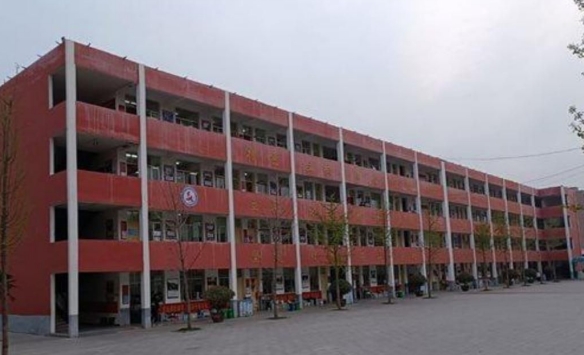 漯河市召陵區(qū)中等專業(yè)學(xué)校地址，乘車路線