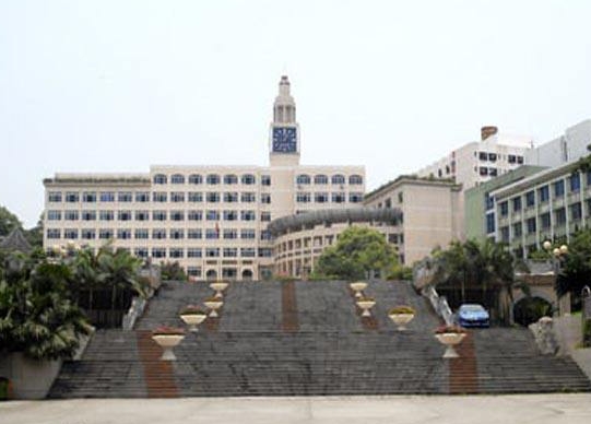重慶市暨華中學(xué)校地址，乘車路線