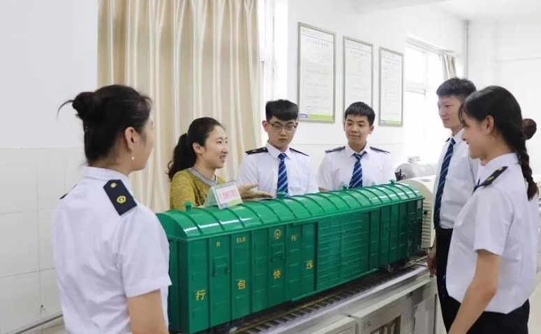 貴州2024年鐵路學校和幼師哪個好