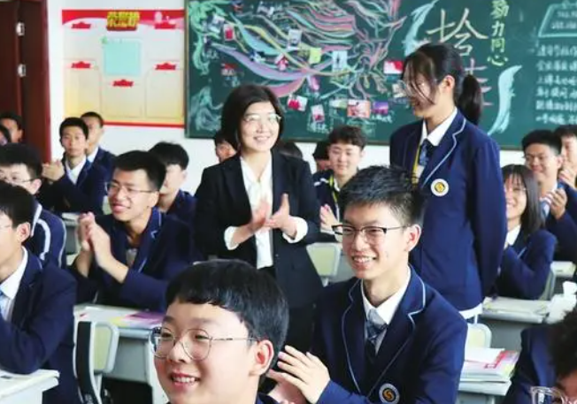 大學(xué)通知書一般多久能收到？通知書可以讓別代收嗎？