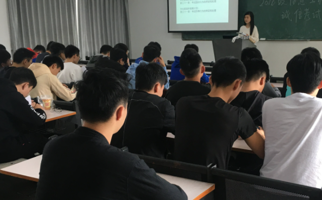 高考必須在戶(hù)口所在地考試嗎？常見(jiàn)的異地高考的問(wèn)題是什么？