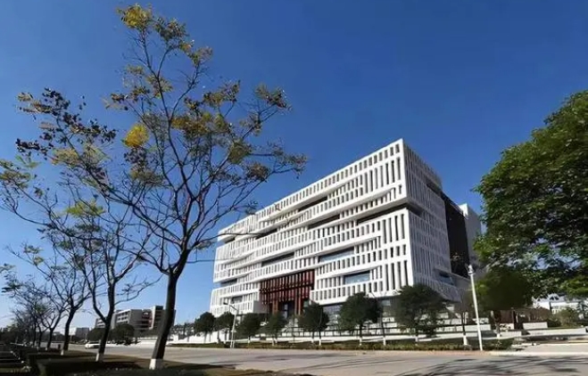 江蘇2024年女生上什么鐵路學校比較好