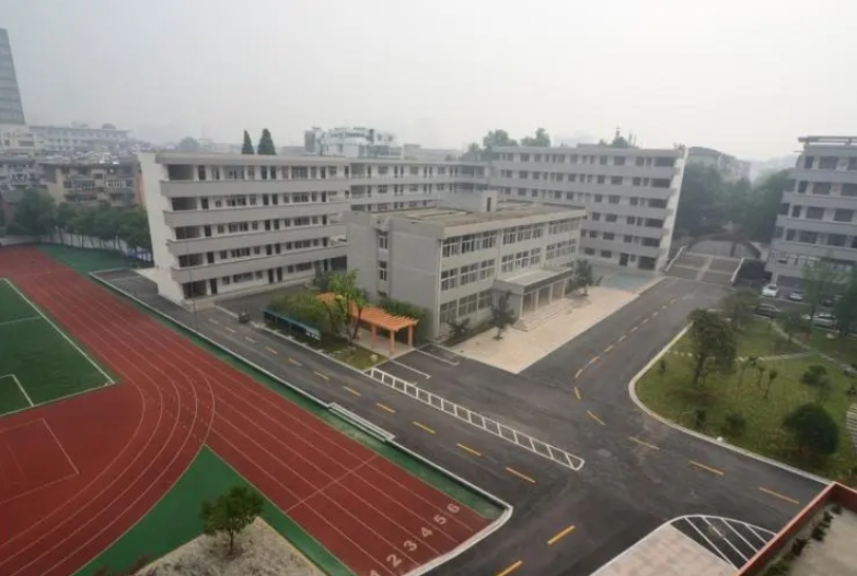 銅梁二中怎么樣、好不好