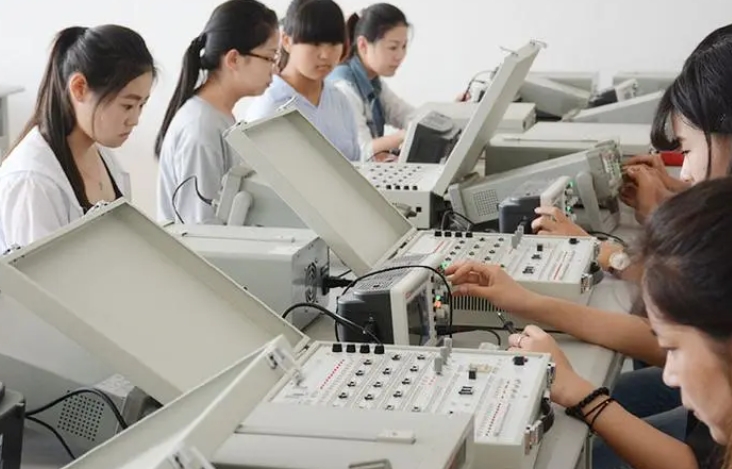 湖北2024年女生讀鐵路學校好不好