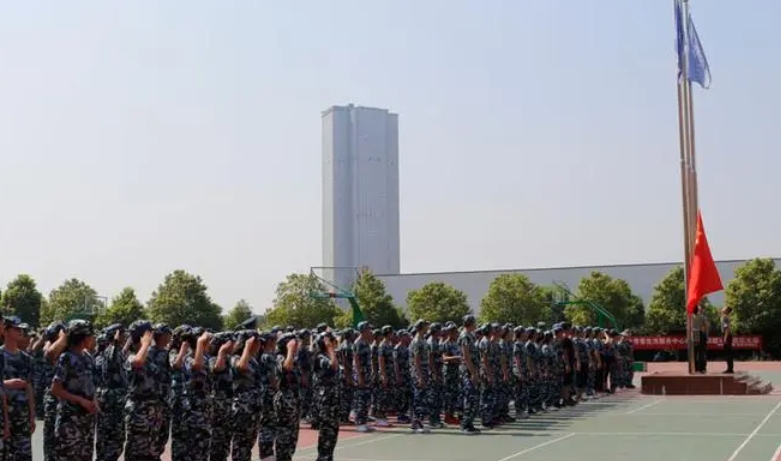 湖南2024年鐵路學校中專升大?？际裁? width=