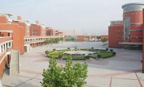 晉州市第一中學(xué)地址，乘車路線