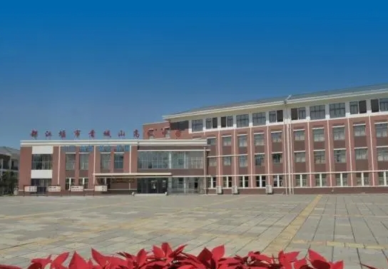 石家莊勵天高級中學地址，乘車路線