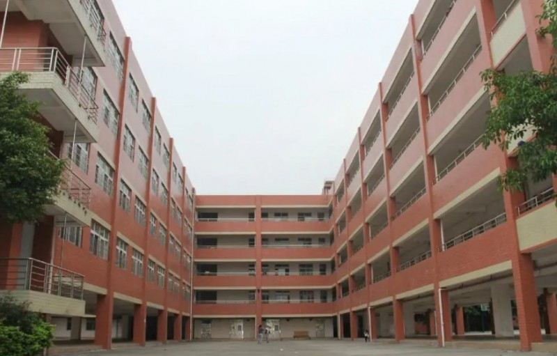 廣東2024年女生學什么鐵路學校好