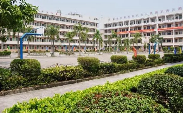廣州市華成理工職業(yè)技術(shù)學(xué)校網(wǎng)站網(wǎng)址主頁
