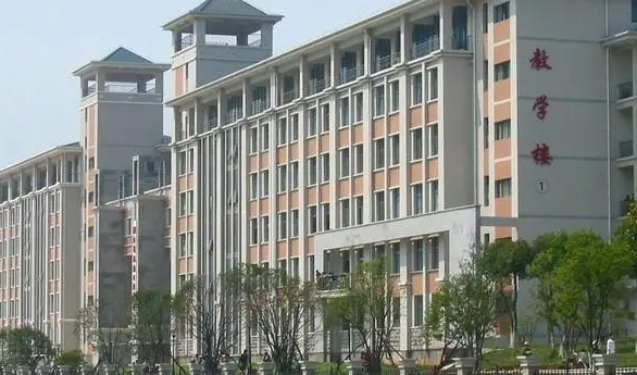湖北開放職業(yè)學(xué)院藝術(shù)類學(xué)費（2024）