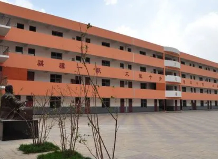2024邯鄲市荀子中學(xué)多少錢(qián)(學(xué)費(fèi)明細(xì))