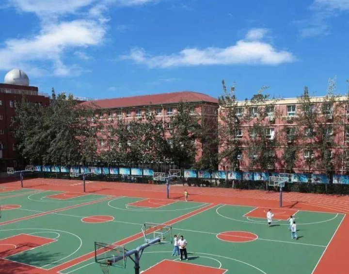 曲周縣教師進修學校附屬中學地址，乘車路線