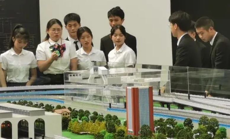 廣西2024年鐵路學(xué)校什么專(zhuān)業(yè)好