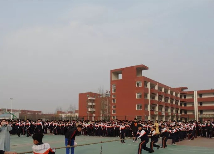邱縣第二中學地址，乘車路線