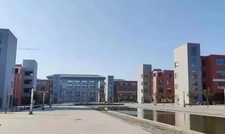 2024三龍育華中學(xué)招生計劃 招生人數(shù)是多少(附要求、條件、對象)