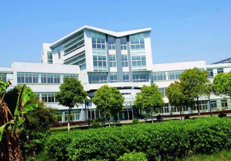 上海工商職業(yè)技術(shù)學(xué)院高中部招生簡(jiǎn)章2024年