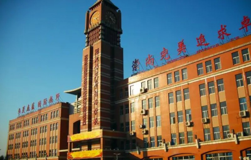 河北保定外國語學校地址，乘車路線