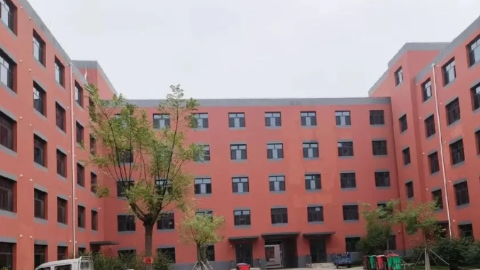 保定英華高級中學(xué)地址，乘車路線