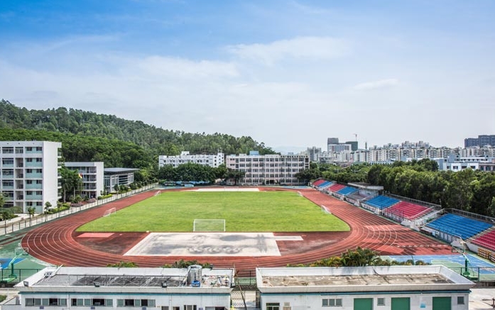 深圳市龍崗職業(yè)技術(shù)學(xué)校2025年學(xué)費、收費多少