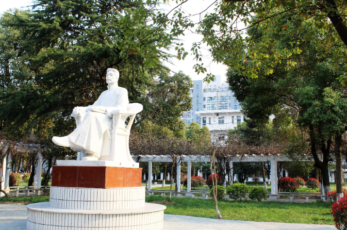 江蘇2025年讀鐵路學(xué)校能考大學(xué)嗎