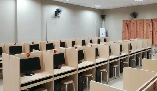 明確方向 篤定前行  鄭州市第十中學召開高一年級選科會議