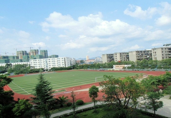 龍泉二中怎么樣、好不好