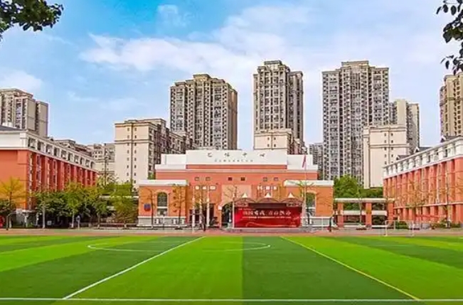 百悅成龍學(xué)校怎么樣、好不好